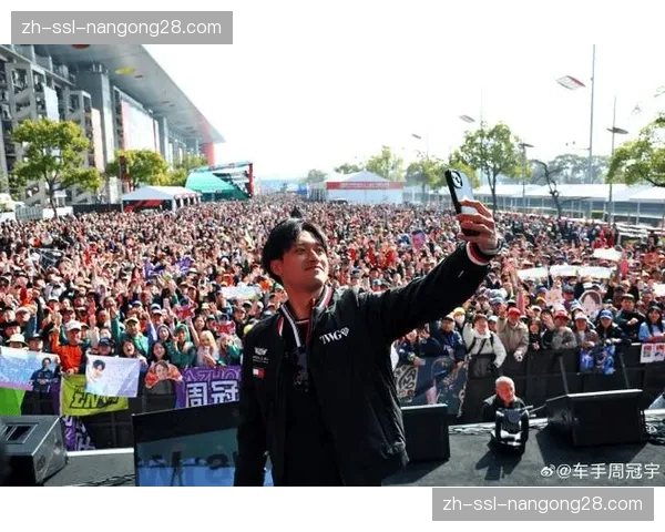 冲刺赛结果：勒克莱尔夺冠，拉塞尔第二，周冠宇第十获得最后一分